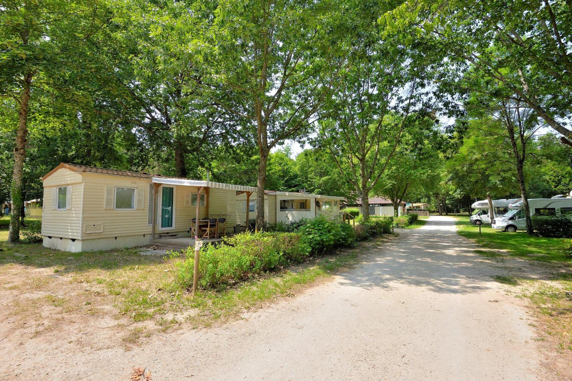 Camping Etang De La Vallee Combreux 외부 사진