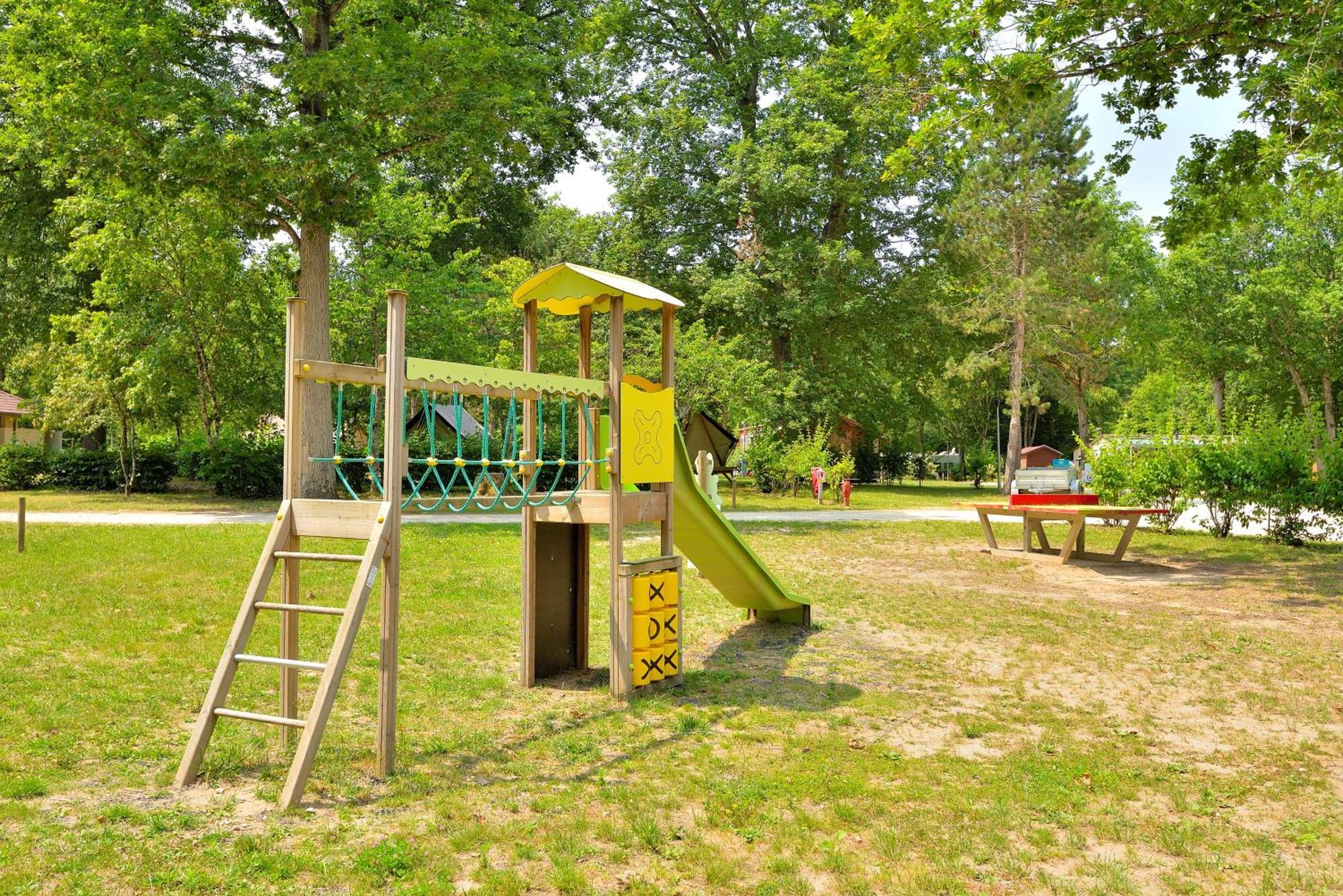 Camping Etang De La Vallee Combreux 외부 사진