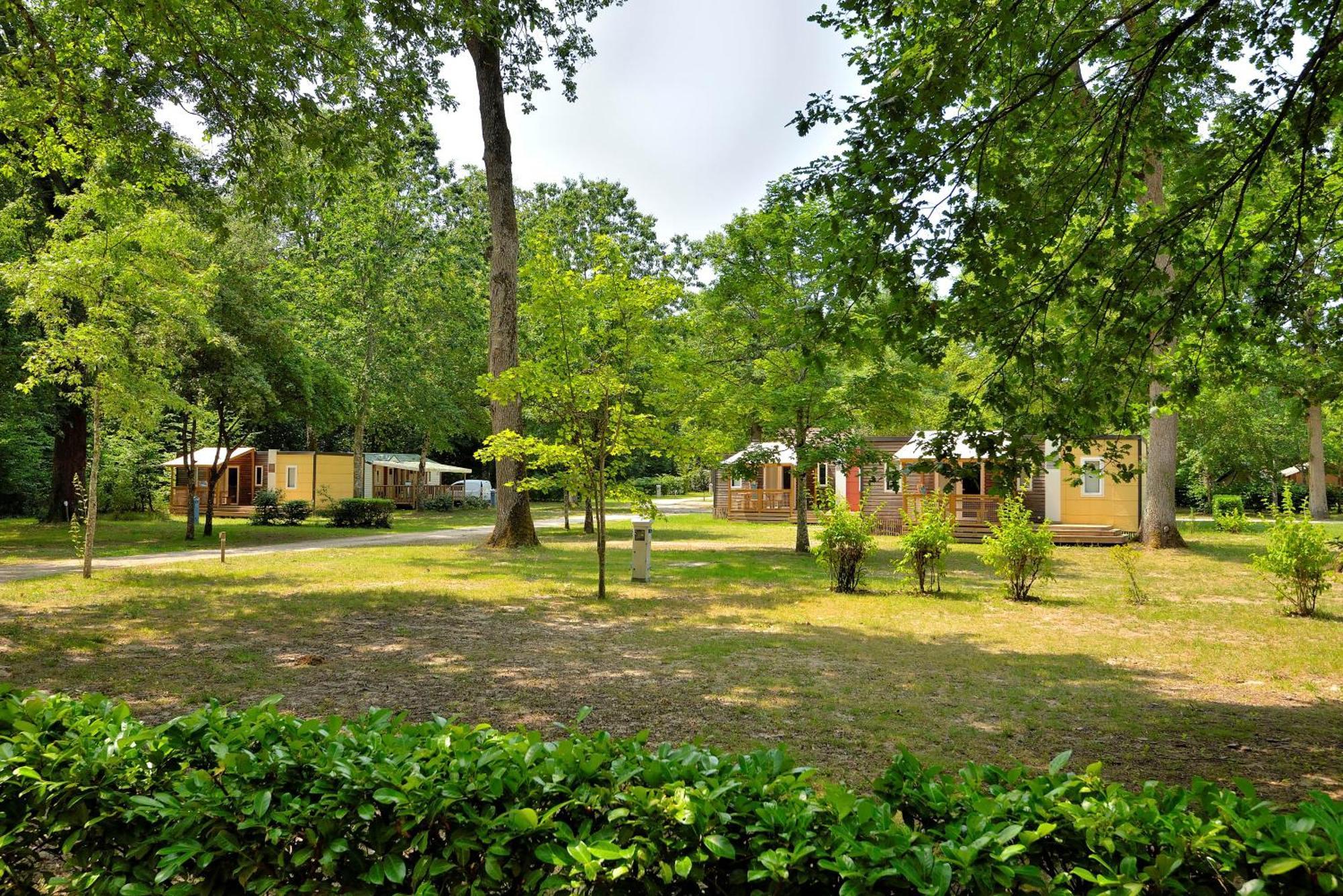 Camping Etang De La Vallee Combreux 외부 사진