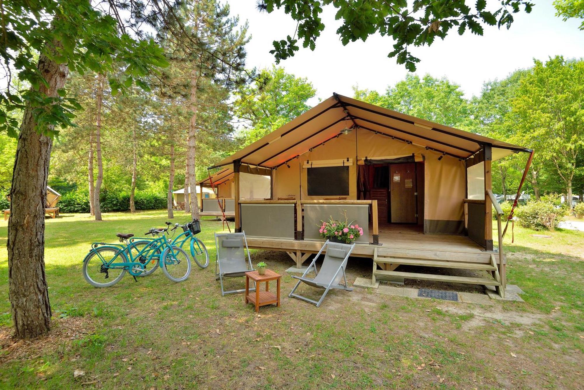 Camping Etang De La Vallee Combreux 외부 사진