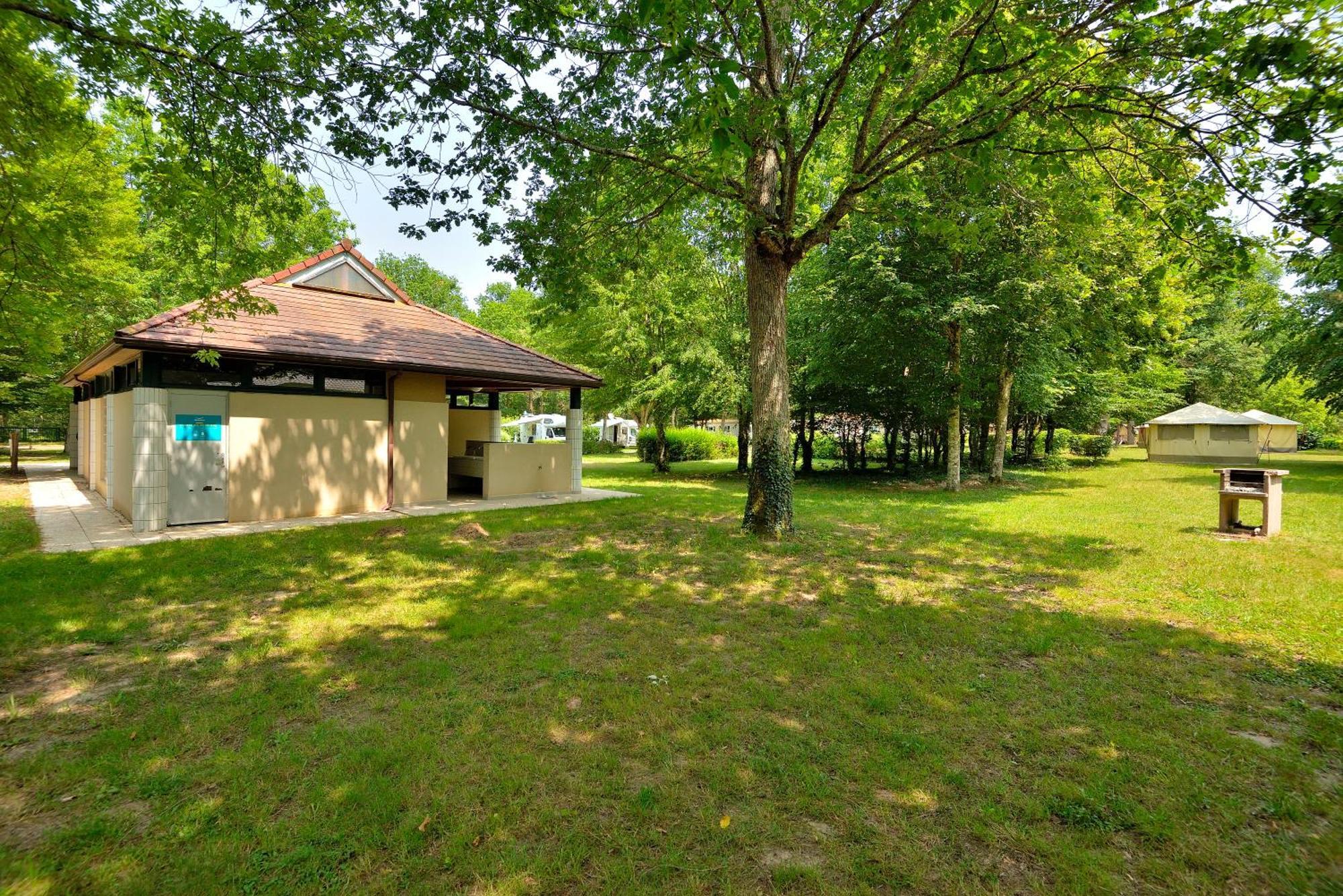 Camping Etang De La Vallee Combreux 외부 사진