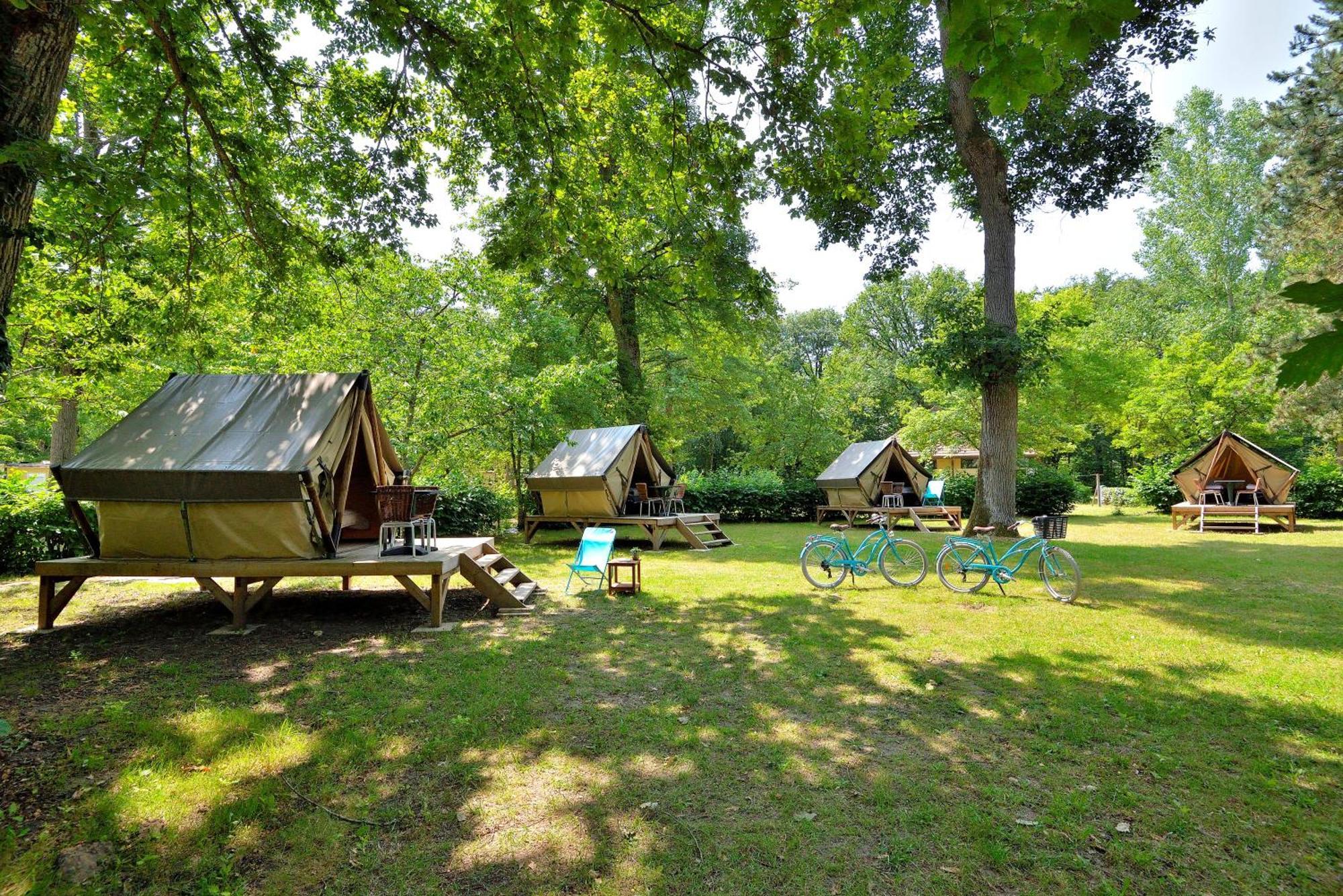 Camping Etang De La Vallee Combreux 외부 사진