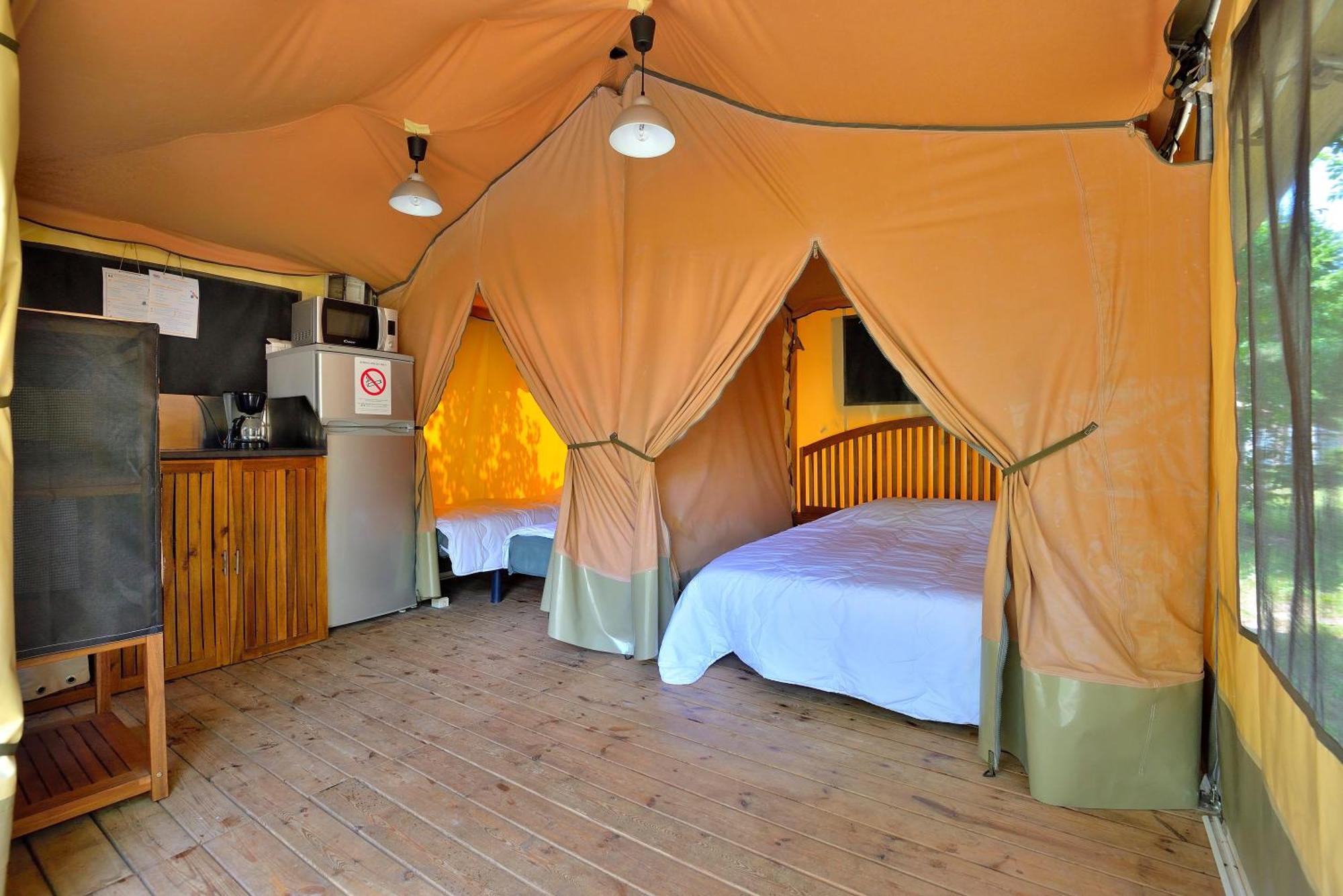 Camping Etang De La Vallee Combreux 객실 사진